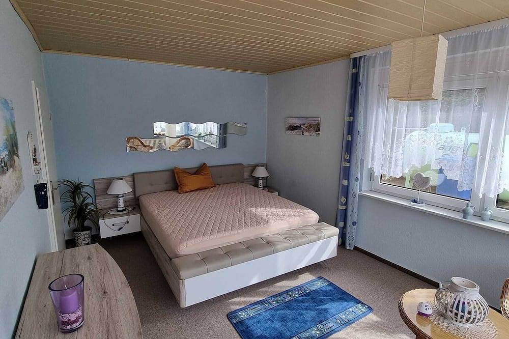 Idyllischer Ferienbungalow in ruhiger Lage mit Pool und großen Garten in Rastenberg, Saale-Unstrut