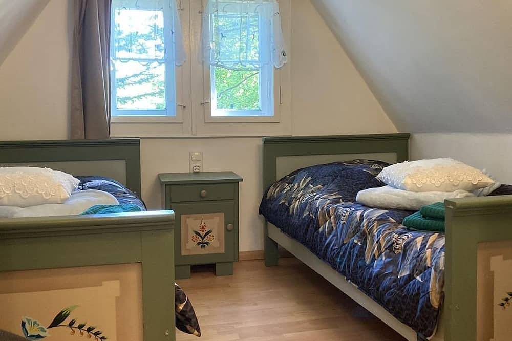 Zweibettzimmer, Dusche und Bad, Wc, Economy - Pension Zur 23 in Schellerhau, Altenberg