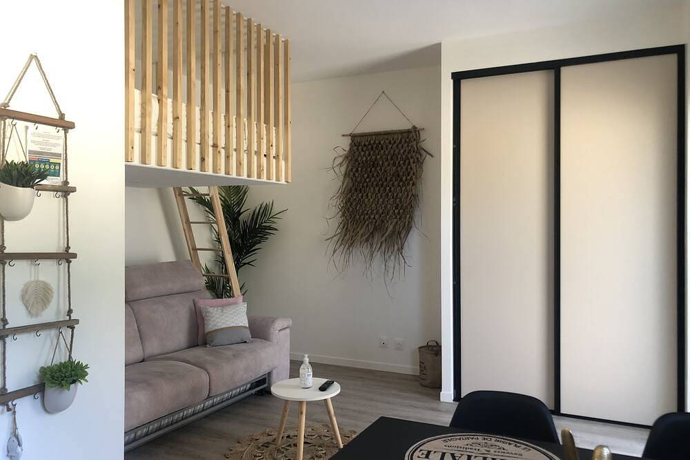 Maisonette-1 with terrace 100m from the beach in Langrune-sur-Mer, Région de Caen