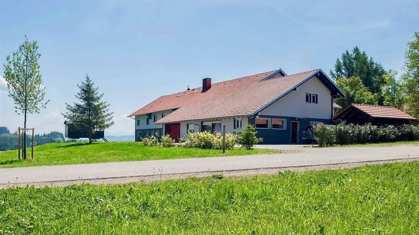 Ferienwohnung für 6 Personen, mit Garten und Sauna in Buchenberg
