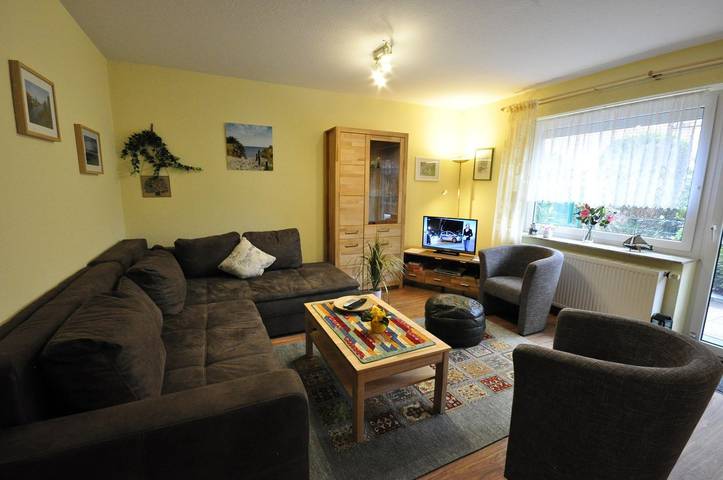 Ferienwohnung für 3 Personen, mit Terrasse und Garten in Carolinensiel