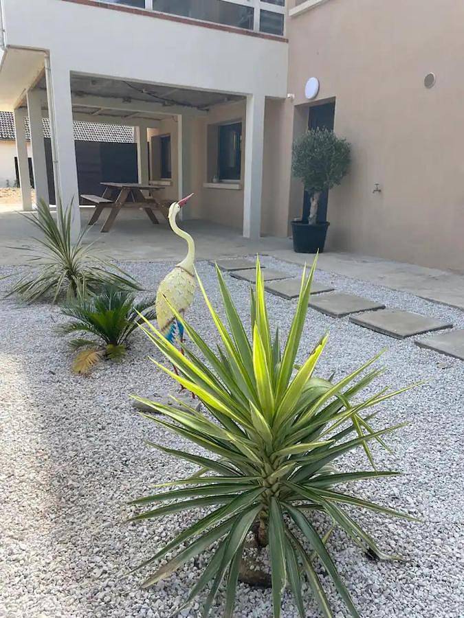 Gîte pour 3 personnes, avec piscine ainsi que vue et jardin à Farges-lès-Chalon - 3
