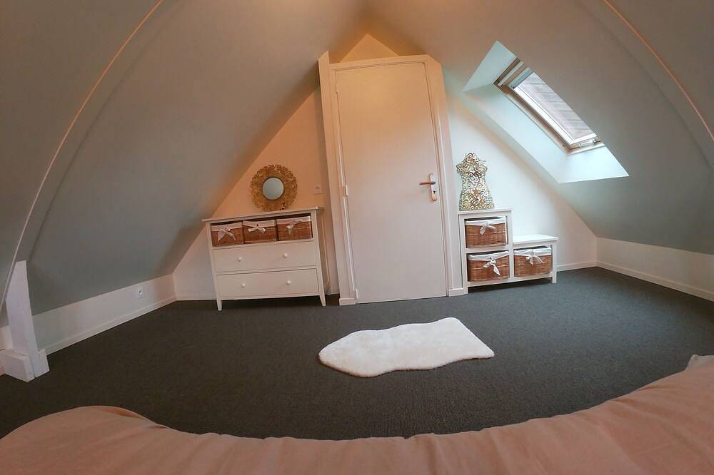 Your Calm And Cozy Chalet 200 M From The Beach in Bernières-sur-Mer, Caen region
