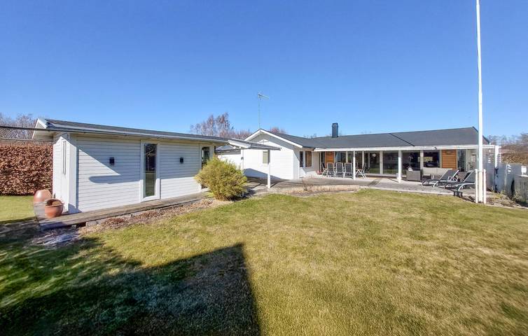 Ferienhaus für 10 Personen, mit Terrasse und Garten in Bastad