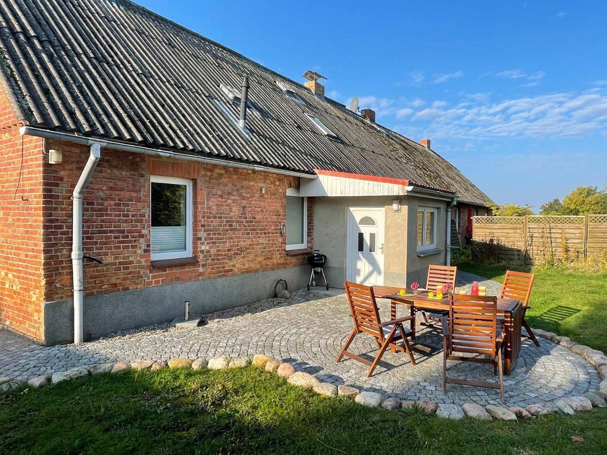 "Haus Landgang" für Naturliebhaber, strandnah, ruhig, mit großem Garten in Klein Strömkendorf, Salzhaff