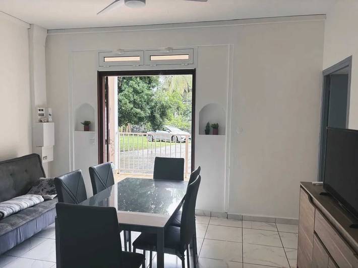 Gîte pour 2 personnes, avec terrasse à Le Moule - 3