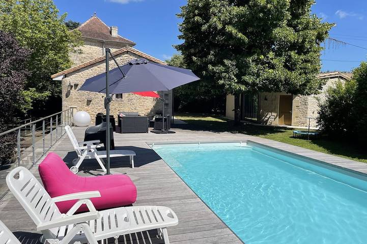 Gîte pour 9 personnes, avec jacuzzi et jardin à Romagne