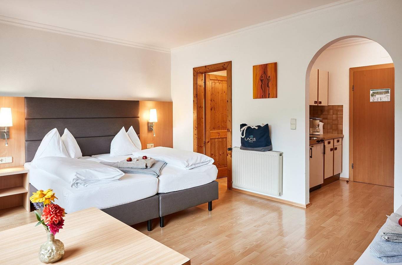 Suite, douche, Wc, uitzicht op het meer in Gailtaler Alpen, Weissensee