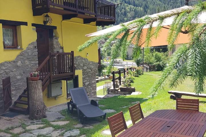 Appartamento per 5 persone, con balcone e giardino, con animali domestici a Breuil-Cervinia (Italia)