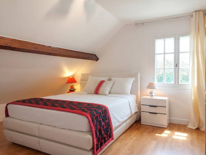 Maison spacieuse avec piscine à La Bazoche-Gouet in La Bazoche-Gouet, Région de Nogent-le-Rotrou