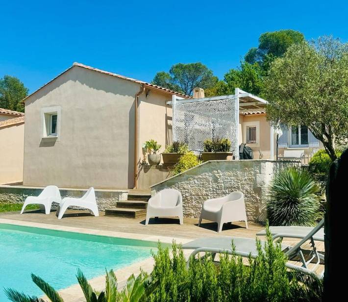 Location de vacances pour 8 personnes, avec Terrasse ainsi que Jardin et Piscine à Villevieille