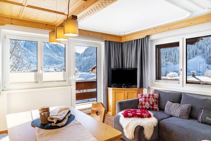 Ganze Wohnung, Apartment 'Gaichtspitze - 8' mit Bergblick, privatem Balkon und wlan in Nesselwängle, Außerfern