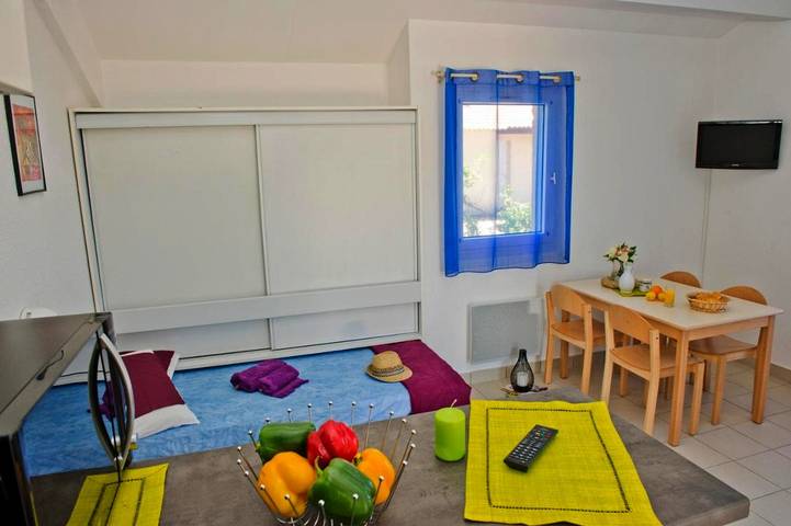 Location de vacances pour 4 personnes, avec bassin pour enfant ainsi que piscine et jardin dans Plage de l'Espiguette - 4