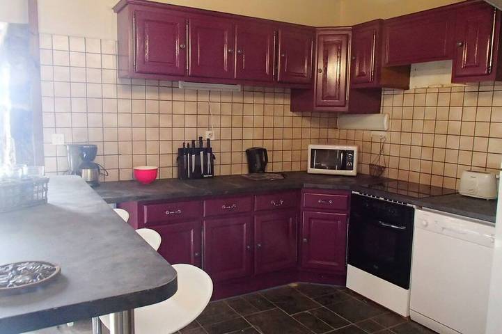 Location de vacances pour 7 personnes, avec Jardin et Piscine à Cassaniouze