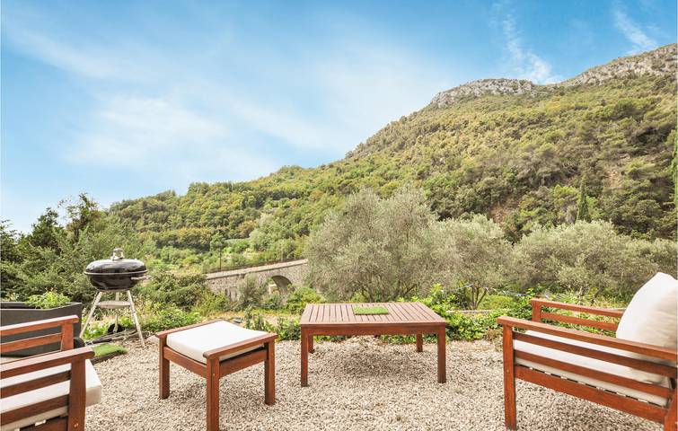 Location de vacances pour 7 personnes, avec terrasse et jardin à Saint-Jeannet - 4