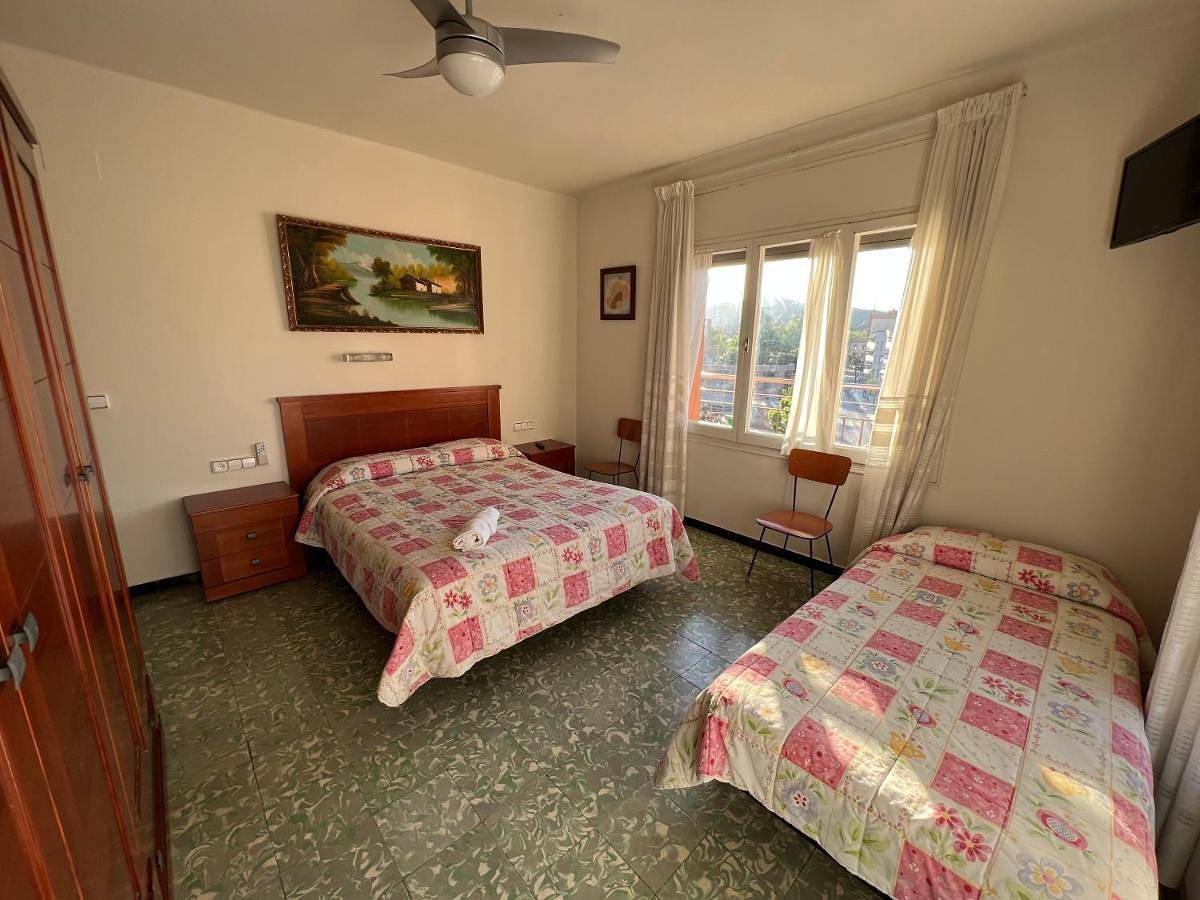 Single Room with Shared Bathroom in Platja de Sant Feliu (Sant Feliu de Guíxols), Sant Feliu de Guíxols