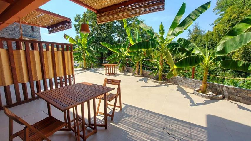 Maison d’hôte pour 2 personnes, avec terrasse ainsi que vue et jardin