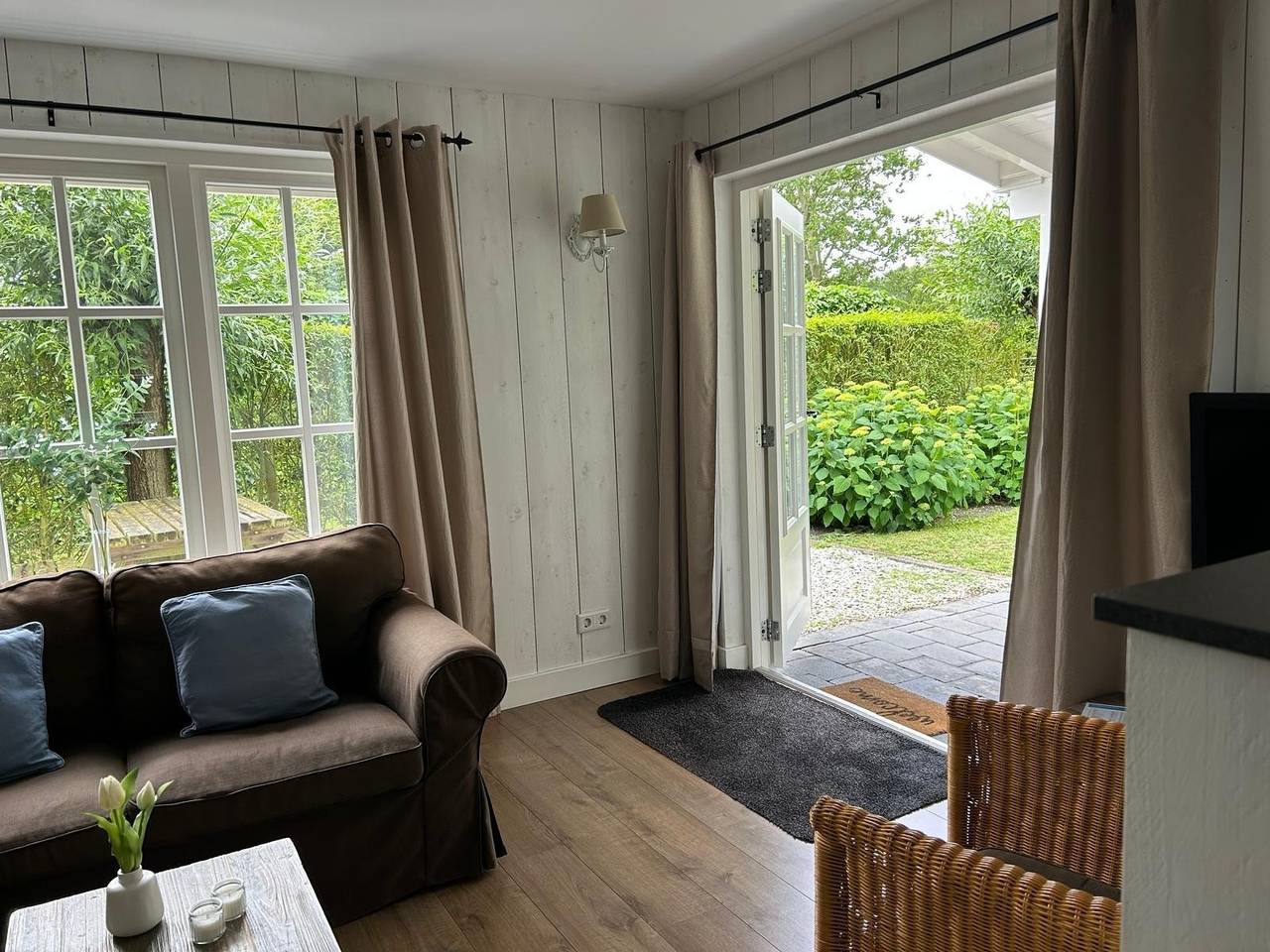 Zentral gelegene Haus für 4 Personen mit viel Privatsphäre und großen Garten und Veranda. in Oostkapelle, Walcheren