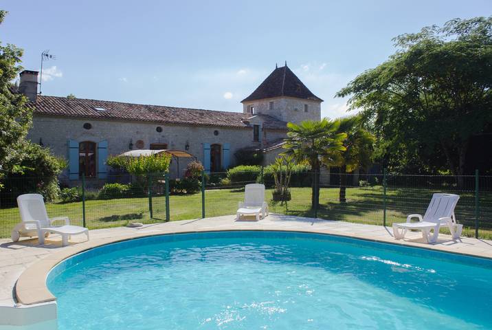 Maison de vacances pour 13 personnes, avec jardin et jacuzzi ainsi que piscine et terrasse