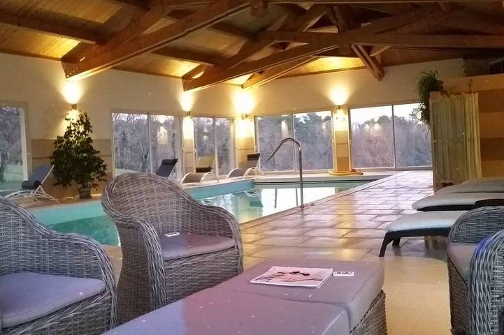 Location de vacances pour 7 personnes, avec jacuzzi et jardin à Couze-et-Saint-Front