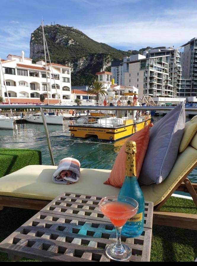 Barco, con Balcón y Terraza además de Sauna y Vistas en Tarifa