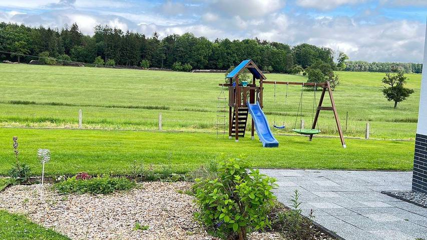 Holiday home for 10 people, with garden and terrace - 1