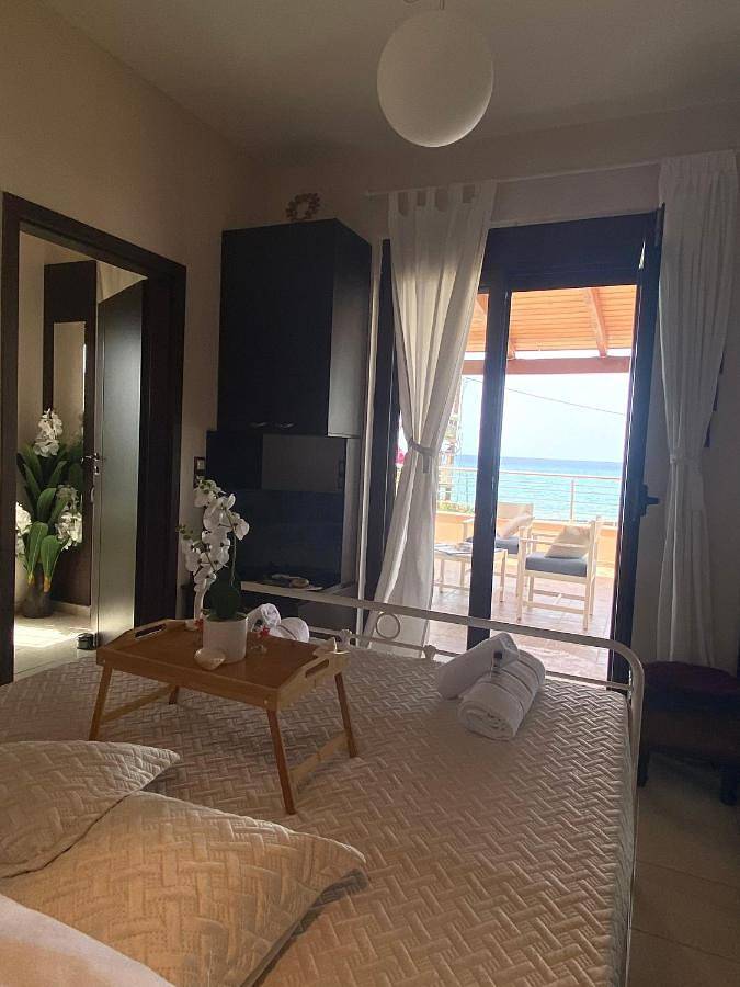 Location de vacances pour 6 personnes, avec jardin et vue dans Keratokambos - 2