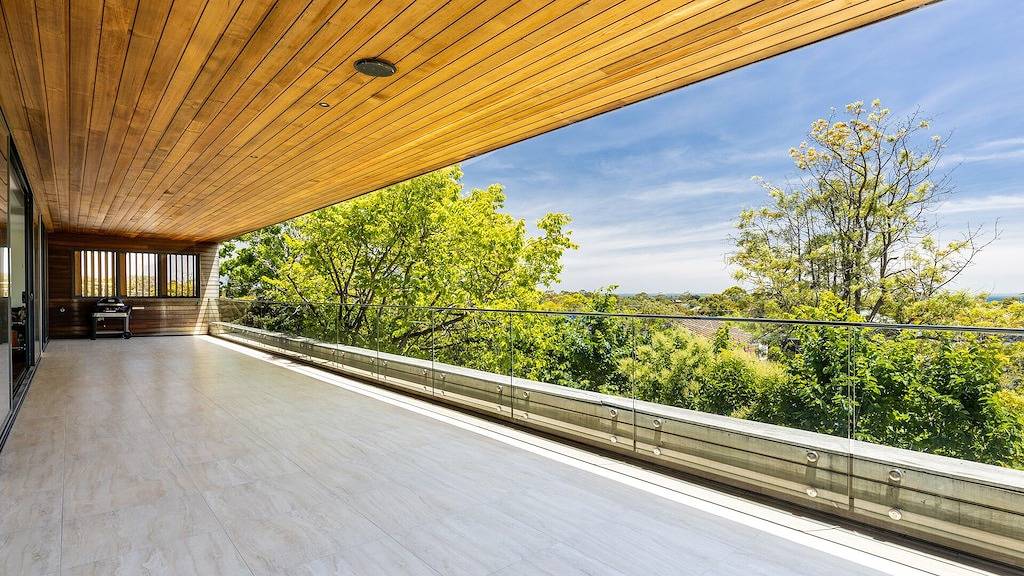 Majestic Mccrae Luxury Pool Views to the Bay in McCrae, Mornington Peninsula