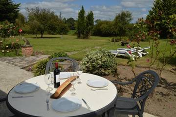 Gîte pour 7 personnes, avec jardin, adapté aux familles à Saint-Aubin-des-Châteaux