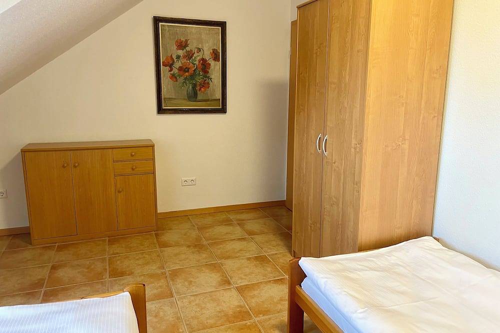 Ganze Wohnung, Komfortables Apartment mit herrlichem Ausblick und kostenfreien Parkplätzen in Karlstadt, Maindreieck