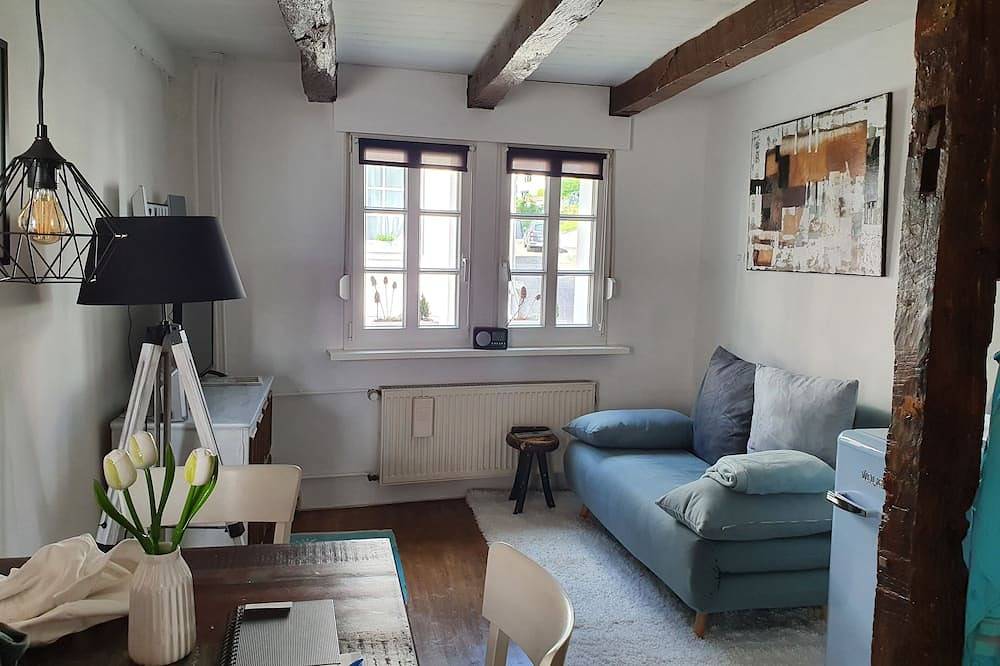 Romantisches Fachwerkhaus im historischen Ortskern in Sinzig, Ahrtal