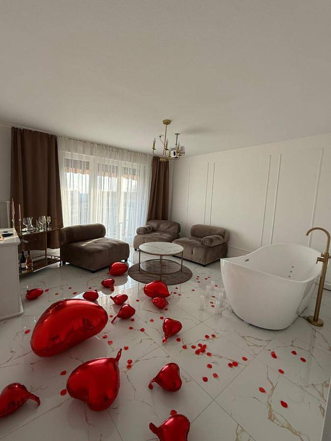 Location de vacances pour 2 personnes, avec Balcon et Jacuzzi ainsi que Terrasse et Vue à Schiltigheim