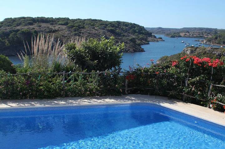 Location de vacances pour 10 personnes, avec jardin et balcon à Port d'Addaia