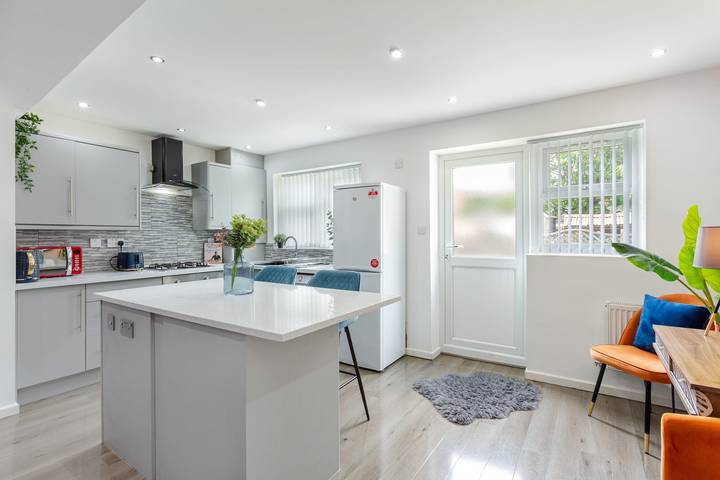Vacation rental for 7 people, with yard, with pets in Manchester