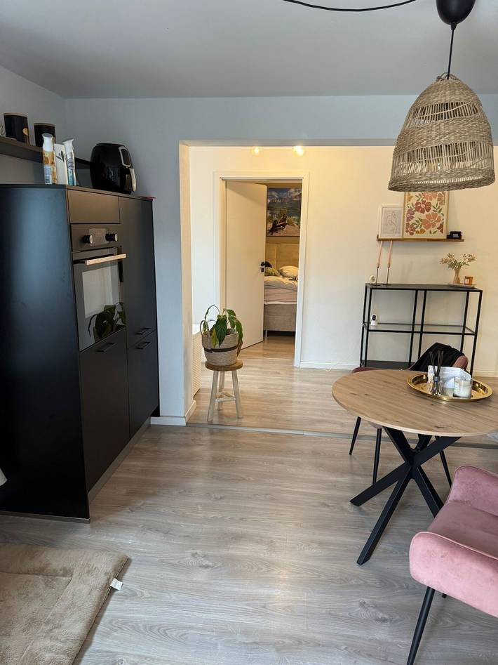 Hel lejlighed, Apartment 'Quiet Modern' with Shared Pool, Wi-Fi and Air Conditioning in Kirchehrenbach, Fränkische Schweiz