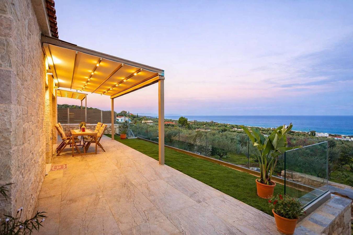 Petra & Thea Chrani - Seaview Stylish Gem in Messenien