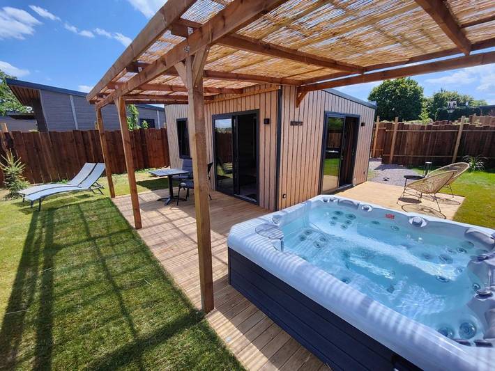 Hôtel pour 2 personnes, avec Jacuzzi ainsi que Terrasse et Jardin