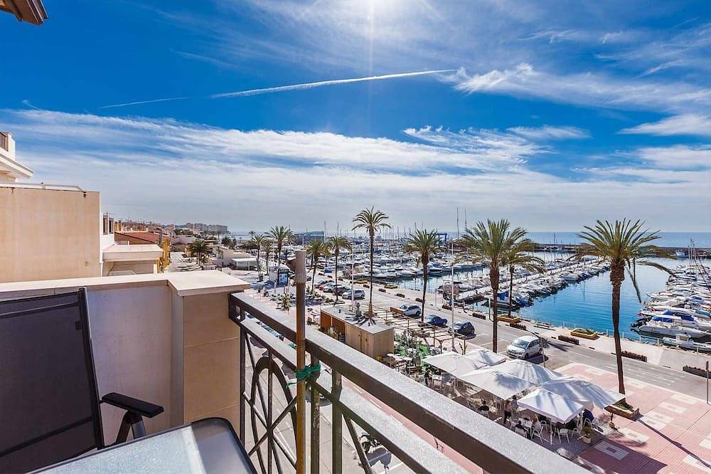Entire apartment, A&n    Seaport    3b in Urbanización Villa del Mar, Vélez-Málaga