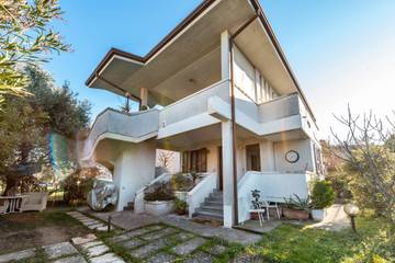 Ferienwohnung für 2 Personen, mit Balkon und Garten, mit Haustier in Desenzano del Garda