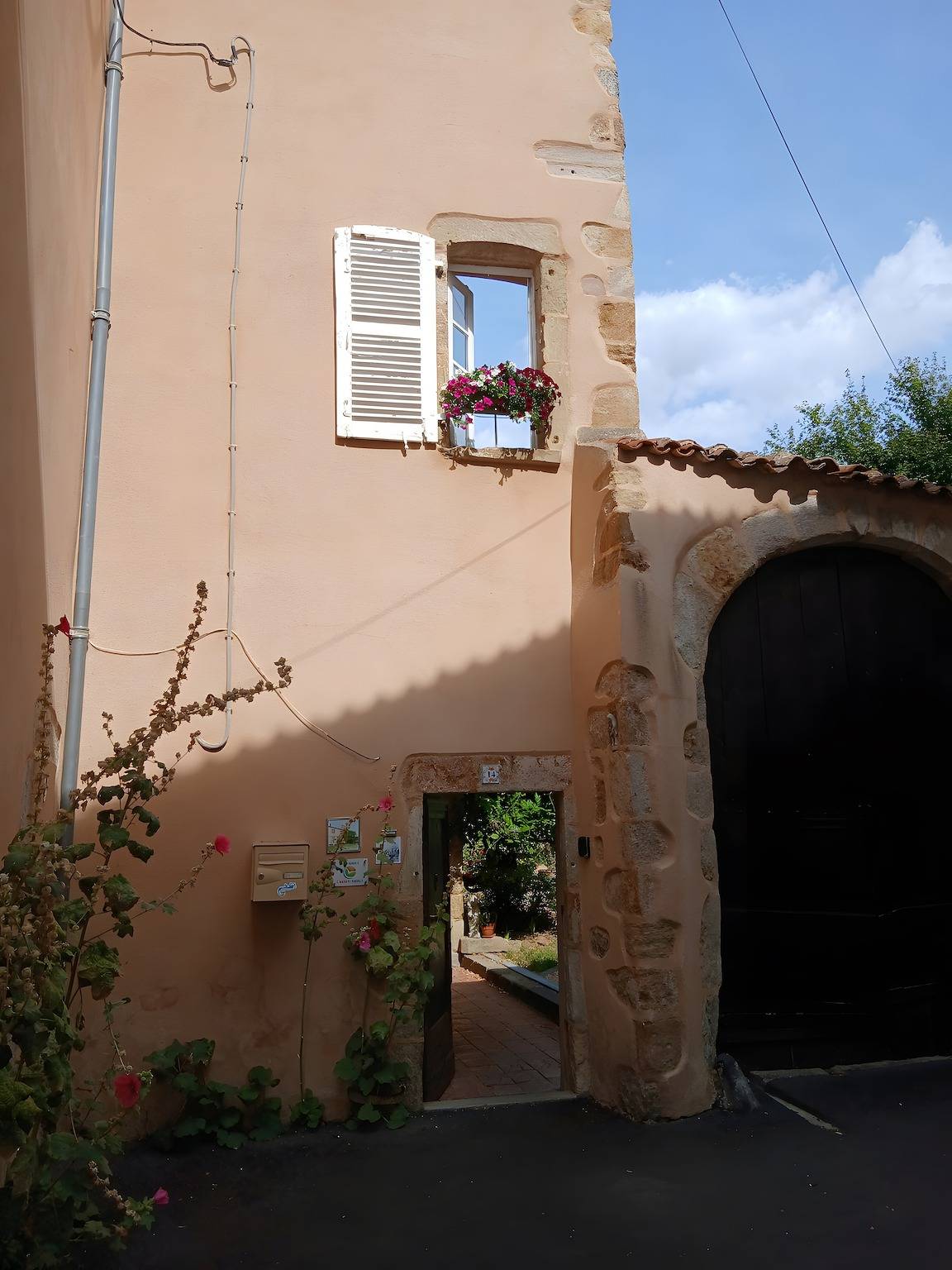 Bed and Breakfast „Chambre Haute“ mit privatem Garten und Wlan in Saint-Germain-Lembron, Besse-et-Saint-Anastaise und Umgebung