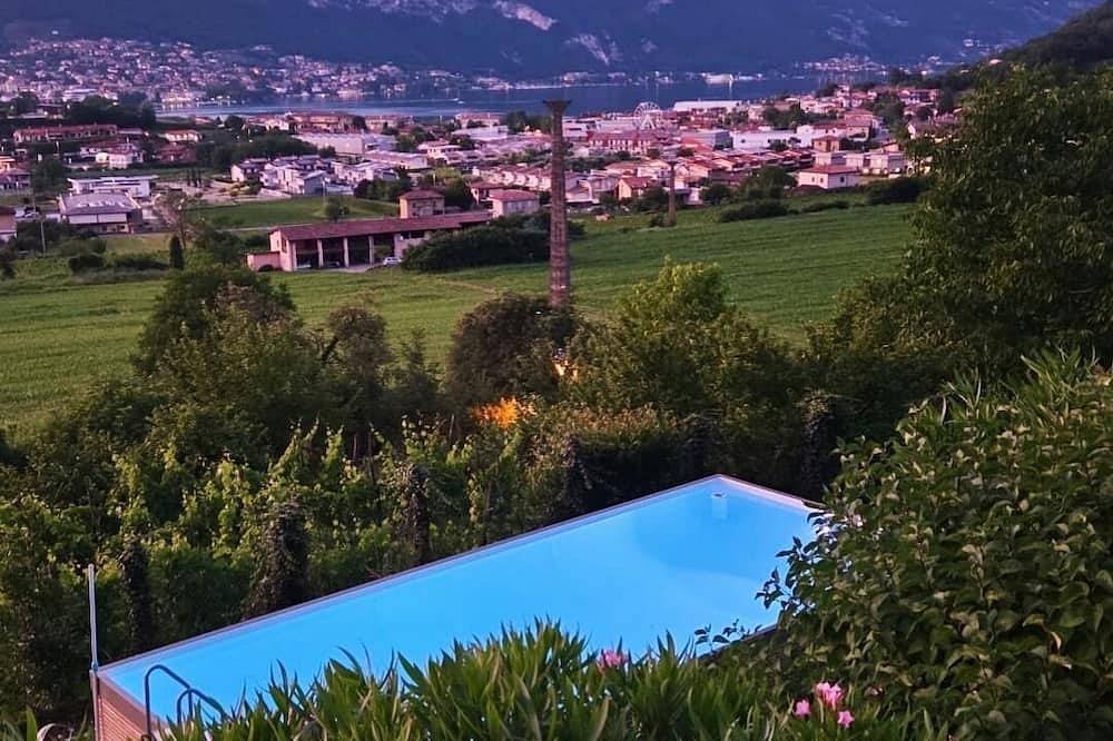 Villa Le Fontanelle mit Pool, Klimaanlage, Seeblick, Smart Tv, W-Lan, Grillplatz in Paratico, Franciacorta