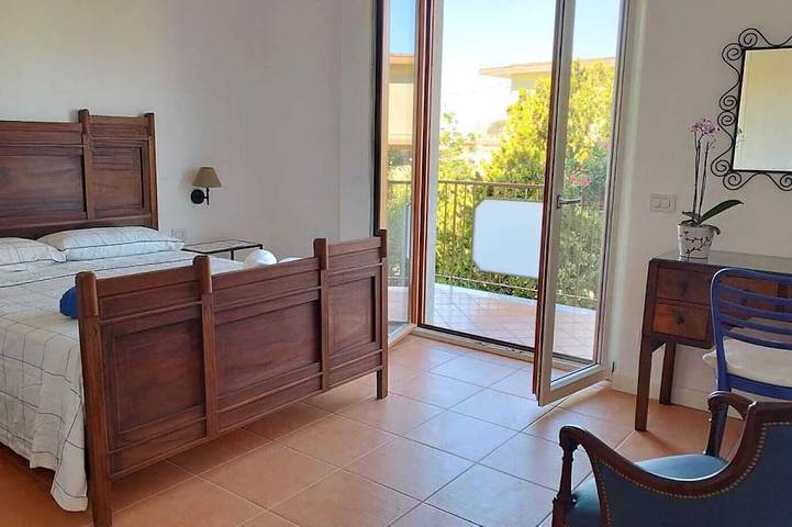 B&B Mareluce - Earth Room in Torre del Greco, Vesuvio National Park