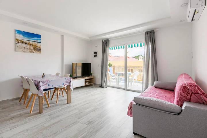 Appartamento per 4 persone, con Terrazza e Piscina nonché Panorama in Mare Verde