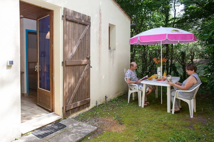 Gîte pour 2 personnes, avec terrasse et piscine, animaux acceptés - 1