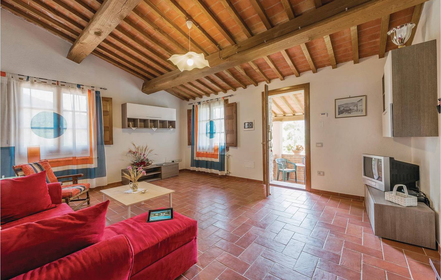 Ganze Ferienwohnung, Wohnung Buti: Pool, Parkplatz, Küche & Etagenbett in Buti, Pisa Provinz