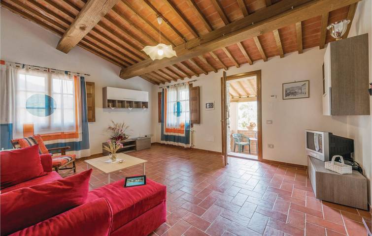 Appartamento intero, Appartamento Buti: Piscina, parcheggio, cucina e cuccetta in Buti, Pisa e dintorni