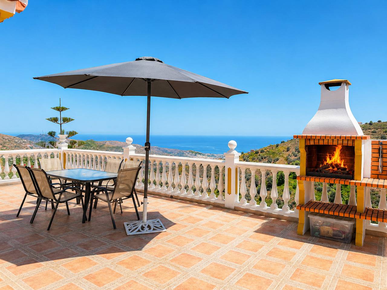 Villa Cecilia con Vistas in Torrox, Cordillera Penibética