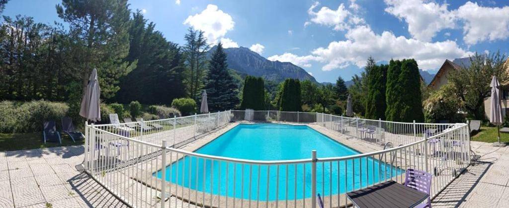 Hôtel pour 6 personnes, avec jardin et terrasse ainsi que piscine et sauna dans Mont Aiguille - 4