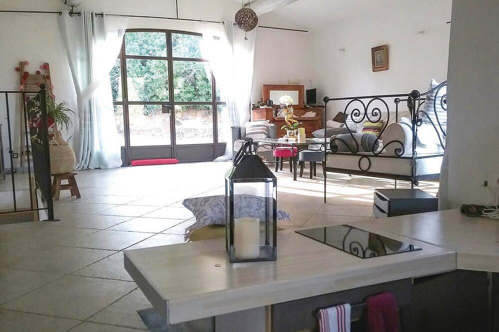Impresionante casa de 2 dormitorios en. in APT, Parque natural regional del Luberon