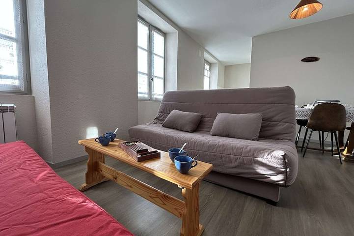 Entire apartment, Charming apartment, mountain view - 4/6 guests in Arreau, French Pyrenees